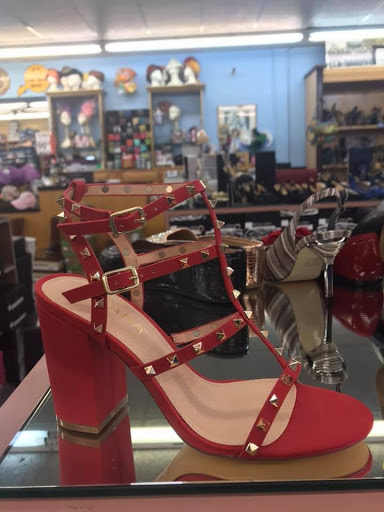 Shoe Store «Pix Shoes of Louisville», reviews and photos, 201 S Preston St, Louisville, KY 40202, USA