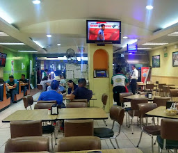 León Shoes Market photo