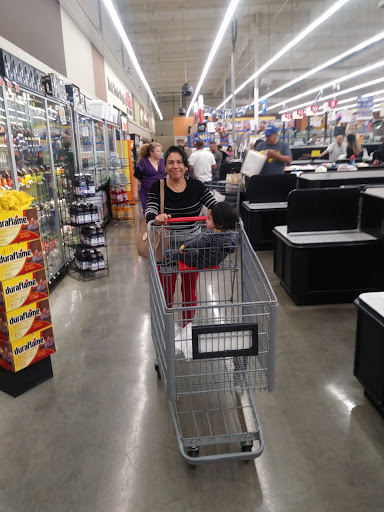 Grocery Store «Superior Grocers», reviews and photos, 4308 Slauson Ave, Maywood, CA 90270, USA