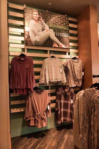 Clothing Store «The Mint Julep Boutique», reviews and photos, 1750 Opelika Rd, Auburn, AL 36830, USA