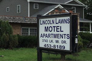 Lincoln Lawns Motel image