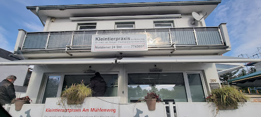 Dr. med. Vet. Thomas Berger veterinarian unter Leverkusen, 