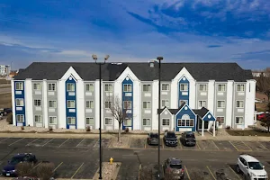 Microtel Inn & Suites by Wyndham Sioux Falls image