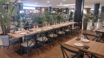 Gastrobar Parada 52 La Farga - Centro Comercial La Farga, Av. de Josep Tarradellas i Joan, 08901 L,Hospitalet de Llobregat, Barcelona, Spain