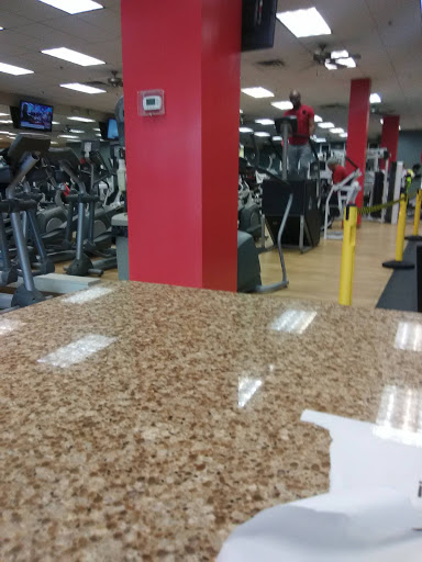 Gym «Fitness 19», reviews and photos, 100 Broadway, Elmwood Park, NJ 07407, USA