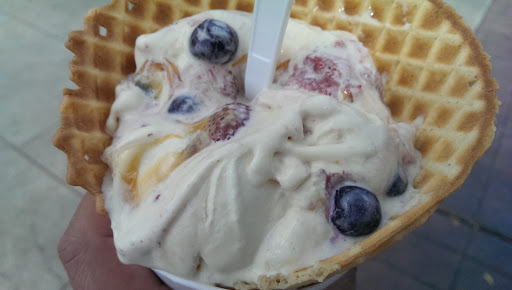 Ice Cream Shop «Cold Stone Creamery», reviews and photos, 1 Levee Way #2104, Newport, KY 41071, USA