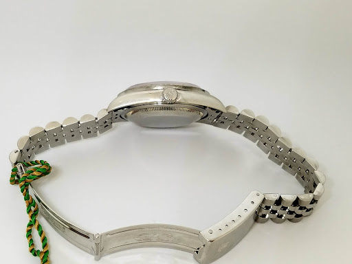 Jewelry Store «Saatchi Jewelry», reviews and photos, 4545 Austin Blvd, Island Park, NY 11558, USA