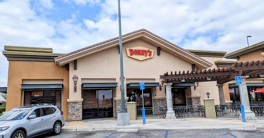 Denny's 91752
