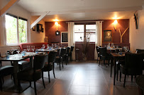 Atmosphère du Restaurant français La Maison du Pressoir à Crosne - n°4