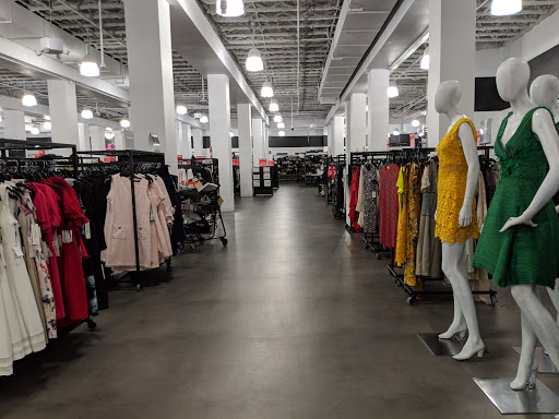 Department Store «Saks OFF 5TH», reviews and photos, 1675 Rockville Pike, Rockville, MD 20852, USA