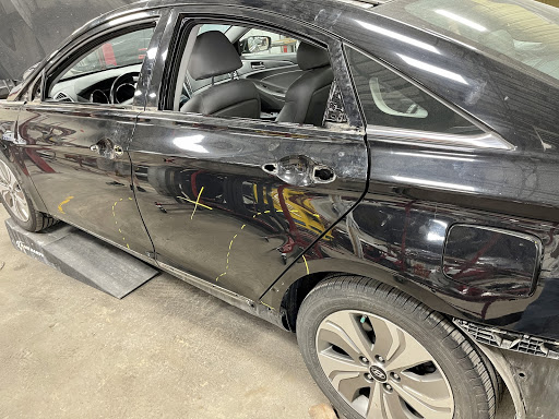 Auto Body Shop «Prestige Auto Collision», reviews and photos, 3122 Roanoke Rd, Kansas City, MO 64111, USA