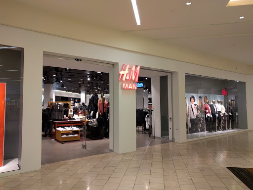 Clothing Store «H&M», reviews and photos, 397 E Sailer Dr, San Mateo, CA 94403, USA