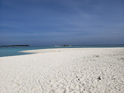 Thundi Island Beach'in fotoğrafı düz bir kıyı şeridi ile birlikte