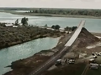 Ken Carter Rocket Car Jump over the St. Lawrence River