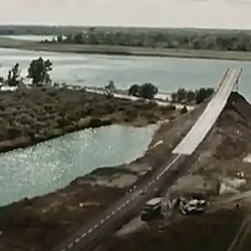 Ken Carter Rocket Car Jump over the St. Lawrence River