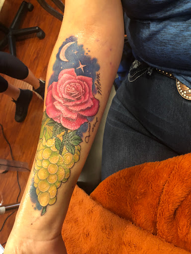 Tattoo Shop «Hot Rod Alley Tattoo», reviews and photos, 1051 Water St, Santa Cruz, CA 95062, USA