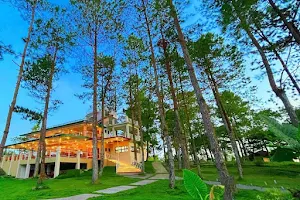 Almadria Highlands Resort image
