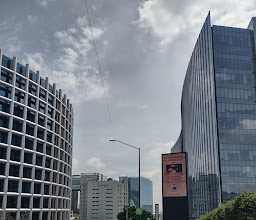 izzi Park Plaza photo