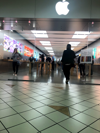 Computer Store «Apple Willowbrook Mall», reviews and photos, 2000 Willowbrook Dr, Houston, TX 77064, USA