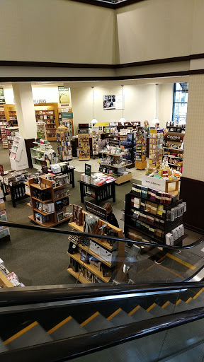 Book Store «Barnes & Noble», reviews and photos, 2800 Clarendon Blvd, Arlington, VA 22201, USA