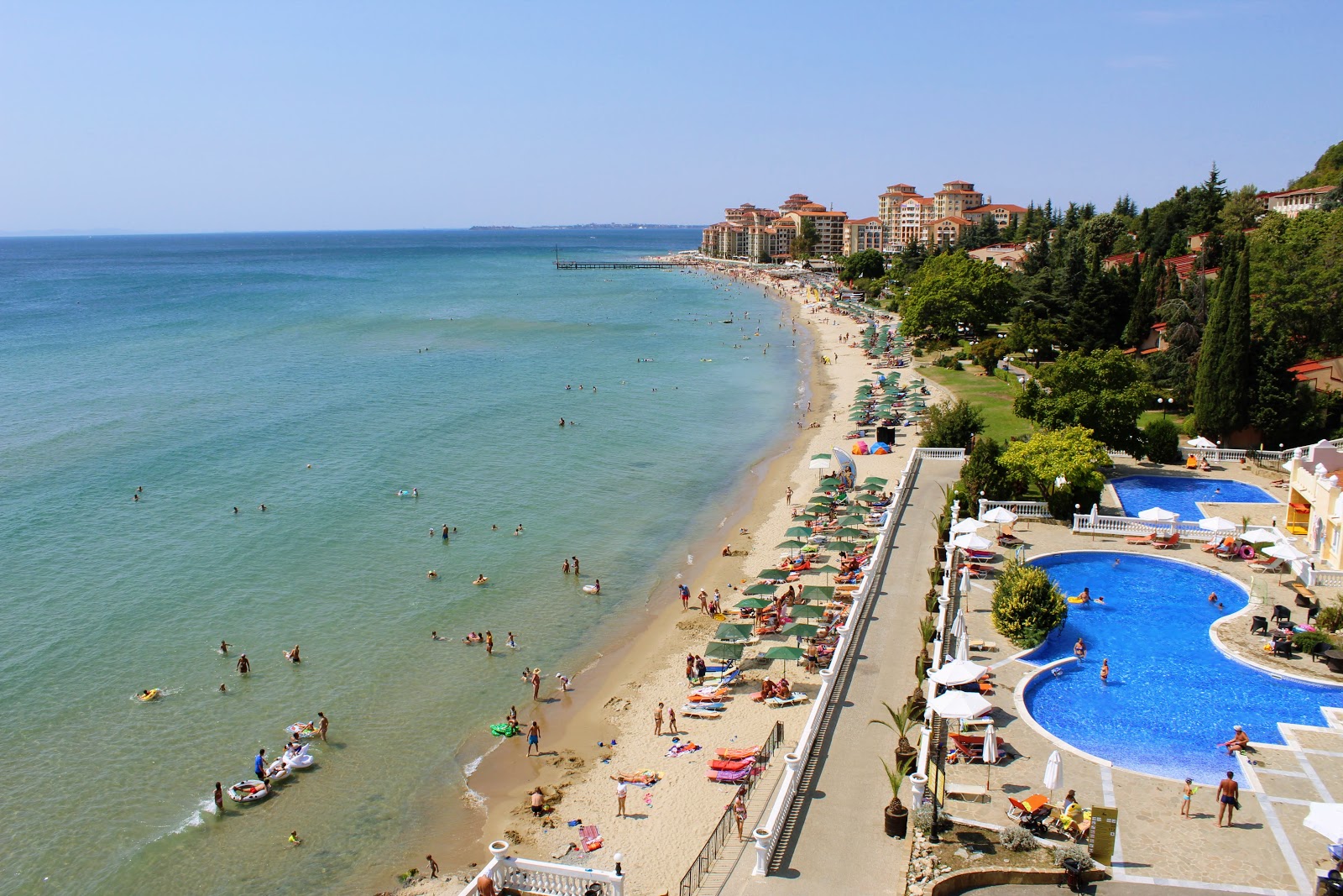 Foto di Plyazh Yelenite - luogo popolare tra gli intenditori del relax