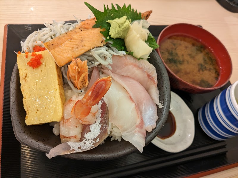 魚介卸問屋 マキハラ食堂