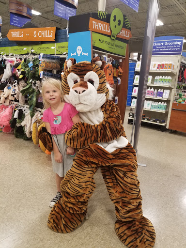 Pet Supply Store «PetSmart», reviews and photos, 950 Hanes Mall Blvd, Winston-Salem, NC 27103, USA