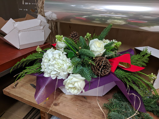 Florist «Buss Flower Shop», reviews and photos, 322 N Milwaukee Ave, Libertyville, IL 60048, USA