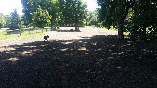 Dog Park «St. Anthony Parkway Off-Lease Dog Park», reviews and photos, 700 St Anthony Pkwy, Minneapolis, MN 55418, USA