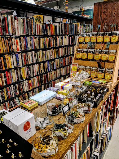 Book Store «Totem Books», reviews and photos, 620 W Court St, Flint, MI 48503, USA
