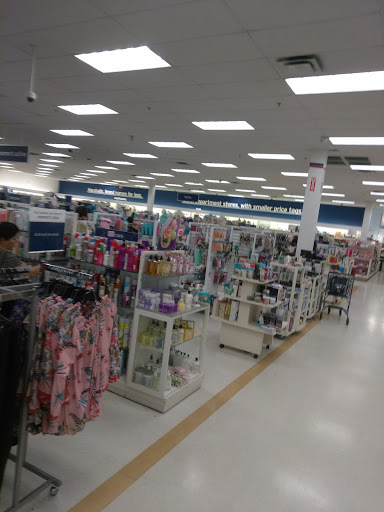 Clothing Store «Ross Dress for Less», reviews and photos, 10140 W McDowell Rd, Avondale, AZ 85392, USA