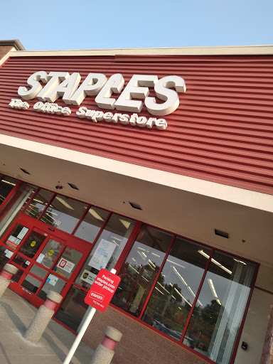 Office Supply Store «Staples», reviews and photos, 7551 Freeport Blvd, Sacramento, CA 95832, USA