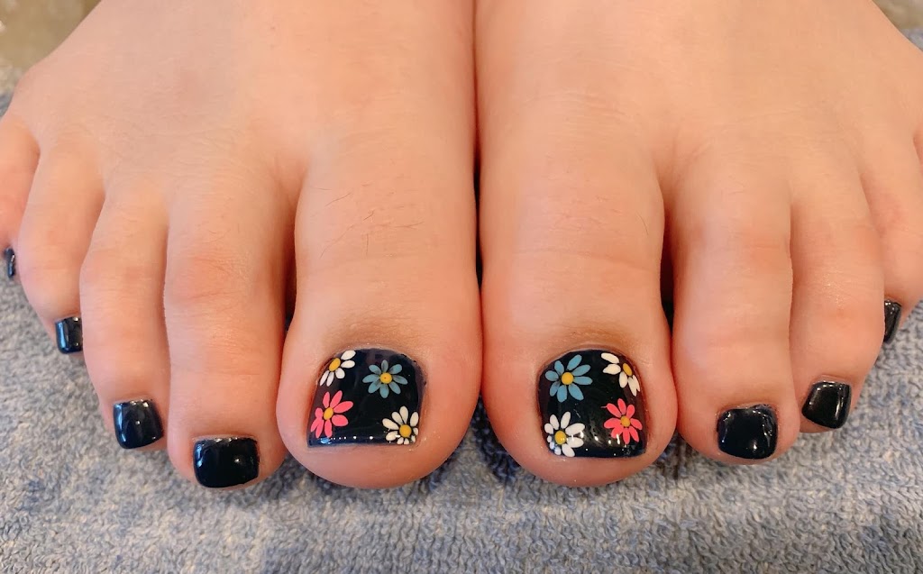 Lily Nails & Spa 62056