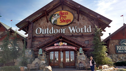 Bass Pro Shops/Cabela’s Boating Center