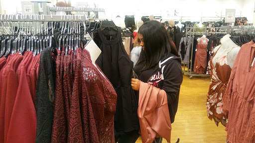 Shopping Mall «Lakewood Center», reviews and photos, 500 Lakewood Center Mall, Lakewood, CA 90712, USA