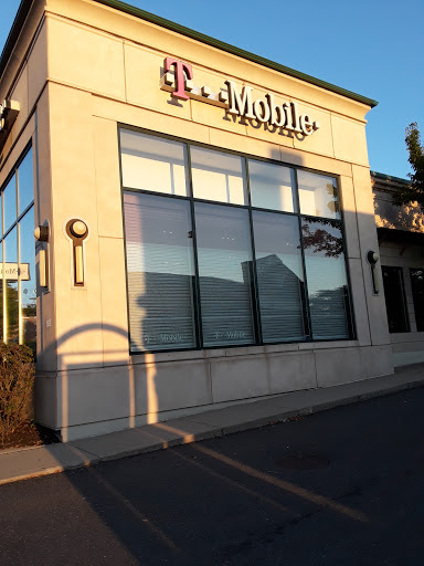 Cell Phone Store «T-Mobile», reviews and photos, 462 Washington St, Brighton, MA 02135, USA
