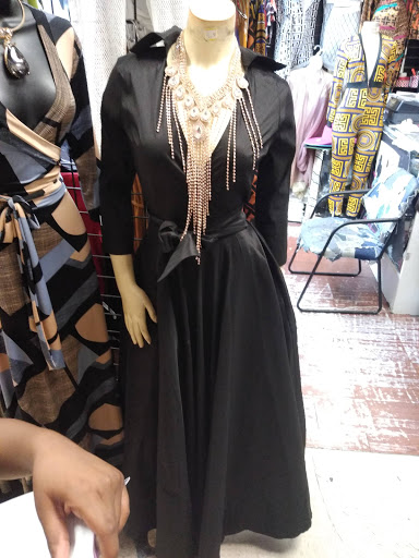 Shopping Mall «Old National Discount Mall», reviews and photos, 2660 Godby Rd, College Park, GA 30349, USA