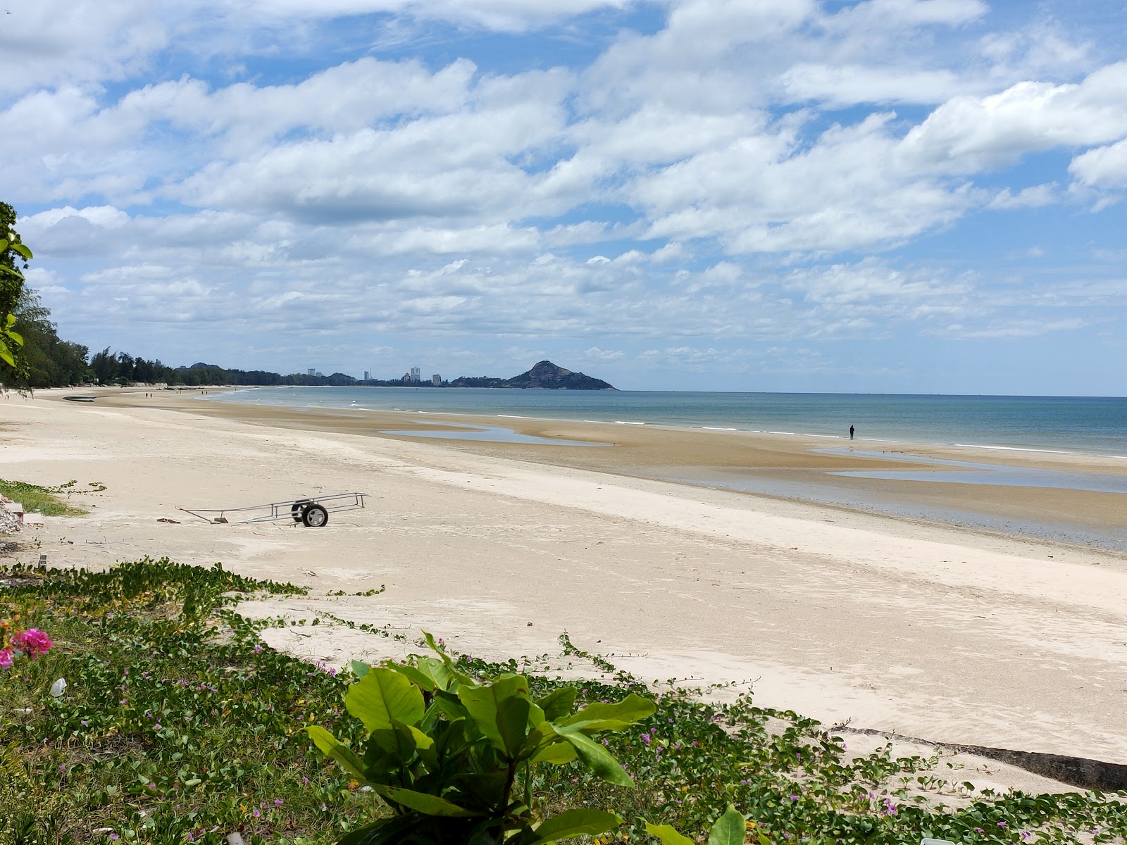 Foto von Khao Tao Beach mit geräumige küstenlinie
