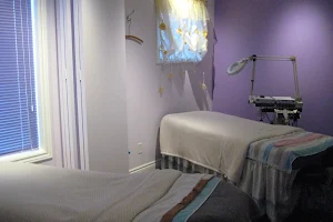 Esther Oasis med Spa and Clinic image