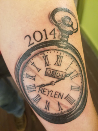 Tattoo Shop «Idle Hands Tattoo & Piercing», reviews and photos, 929 W Douglas Ave, Wichita, KS 67213, USA