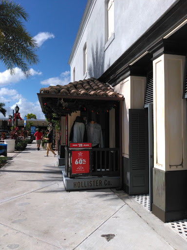 Clothing Store «Hollister Co.», reviews and photos, 14567 SW 5th St, Pembroke Pines, FL 33027, USA