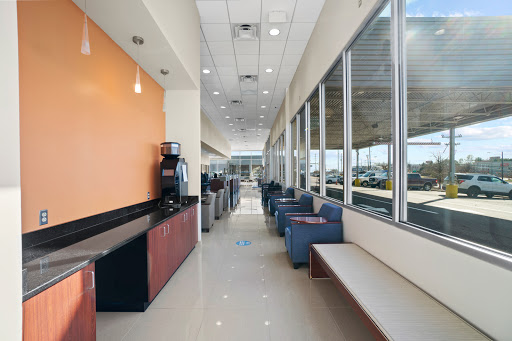 Ford Dealer «Koons Falls Church Ford», reviews and photos, 1051 E Broad St, Falls Church, VA 22044, USA