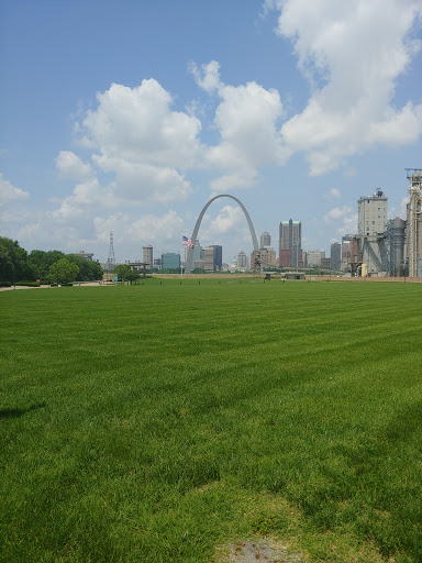 Tourist Attraction «Gateway Geyser», reviews and photos, 185 W Trendley Ave, East St Louis, IL 62201, USA
