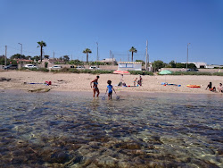 Felloniche Spiaggia'in fotoğrafı - rahatlamayı sevenler arasında popüler bir yer