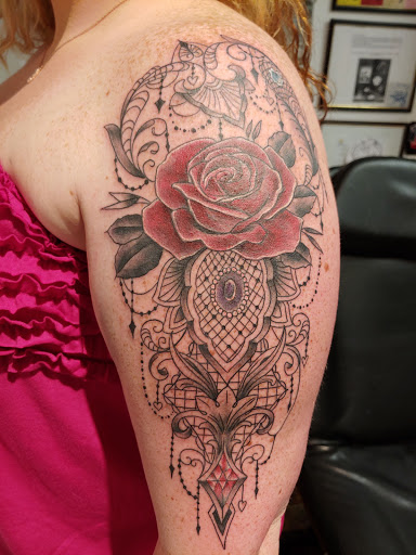 Tattoo Shop «Aces & Eights Tattoo Shop», reviews and photos, 6846 Park Blvd N, Pinellas Park, FL 33781, USA