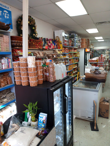 Grocery Store «Chumas Grocery Co Inc», reviews and photos, 7217 Olde Salem Cir, Hanover Park, IL 60133, USA