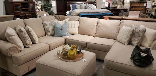 Furniture Store «Ashley HomeStore», reviews and photos, 2787 W Market St, Fairlawn, OH 44333, USA