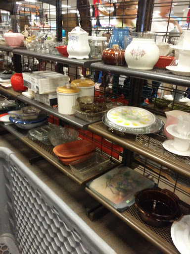 Thrift Store «Discover Goodwill Circle Retail Center», reviews and photos, 2007 S Circle Dr, Colorado Springs, CO 80906, USA