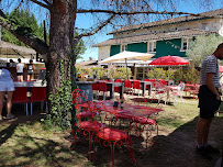 Atmosphère du Restaurant la Guinguette de la Vieille Tour à Fronsac - n°6