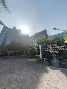 Street View & 360deg - Institut Sains Terapan dan Teknologi Surabaya (iSTTS)